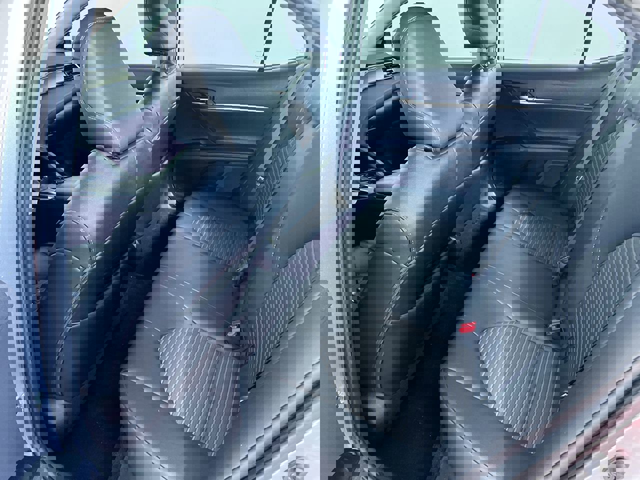 Used 2020 Toyota Camry SE image 27