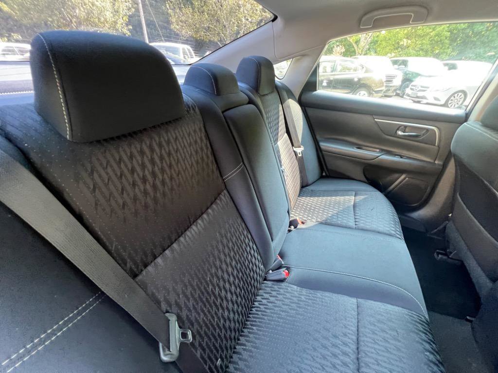 Used 2018 Nissan Altima 2.5 SV FWD image 16
