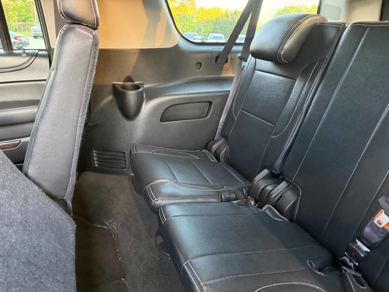 Used 2016 Chevrolet Suburban LS RWD image 23