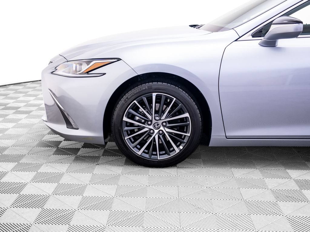 Used 2023 Lexus ES 300h w/ Premium Package FWD image 34