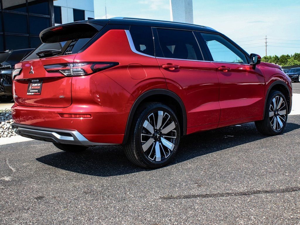 New 2025 Mitsubishi Outlander SEL image 6