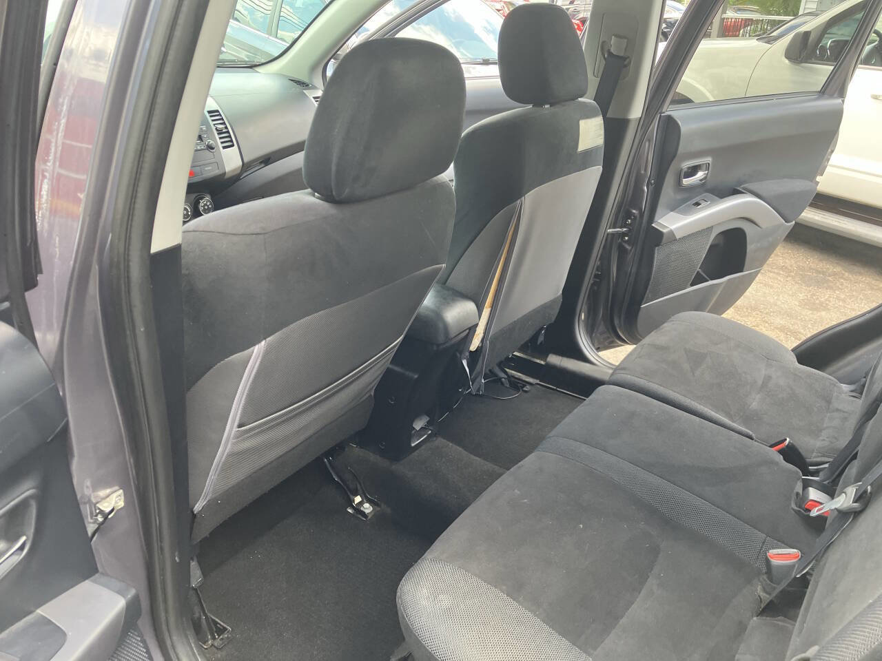 Used 2009 Mitsubishi Outlander ES image 35