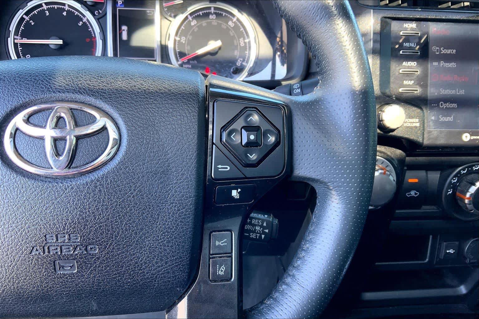 Used 2021 Toyota 4Runner TRD Off-Road Premium w/ Moonroof Package AWD/4WD image 25