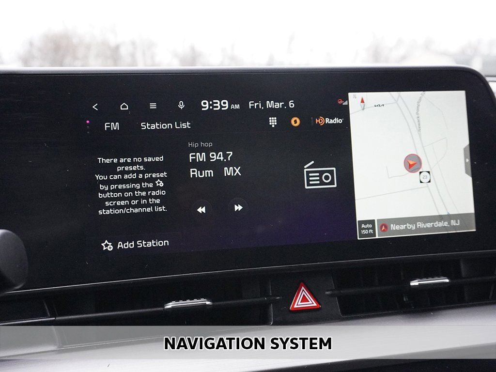 Used 2023 Kia Sportage EX image 3