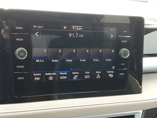 New 2025 Volkswagen Taos SE image 28