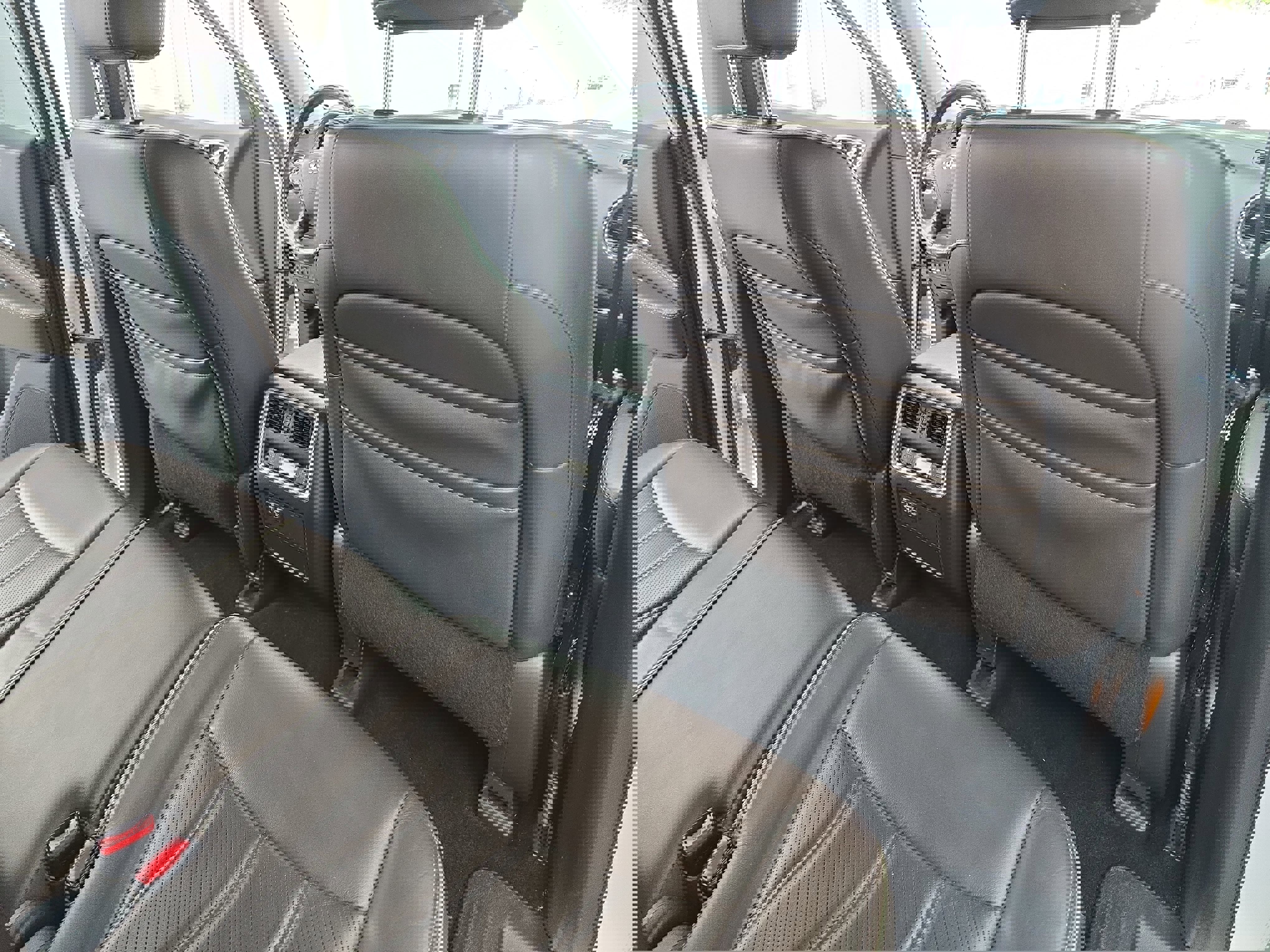 Used 2019 INFINITI QX60 Luxe w/ Essential Package image 11