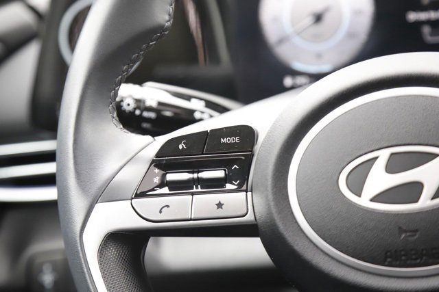 Certified 2024 Hyundai Elantra SEL w/ Convenience Package image 19