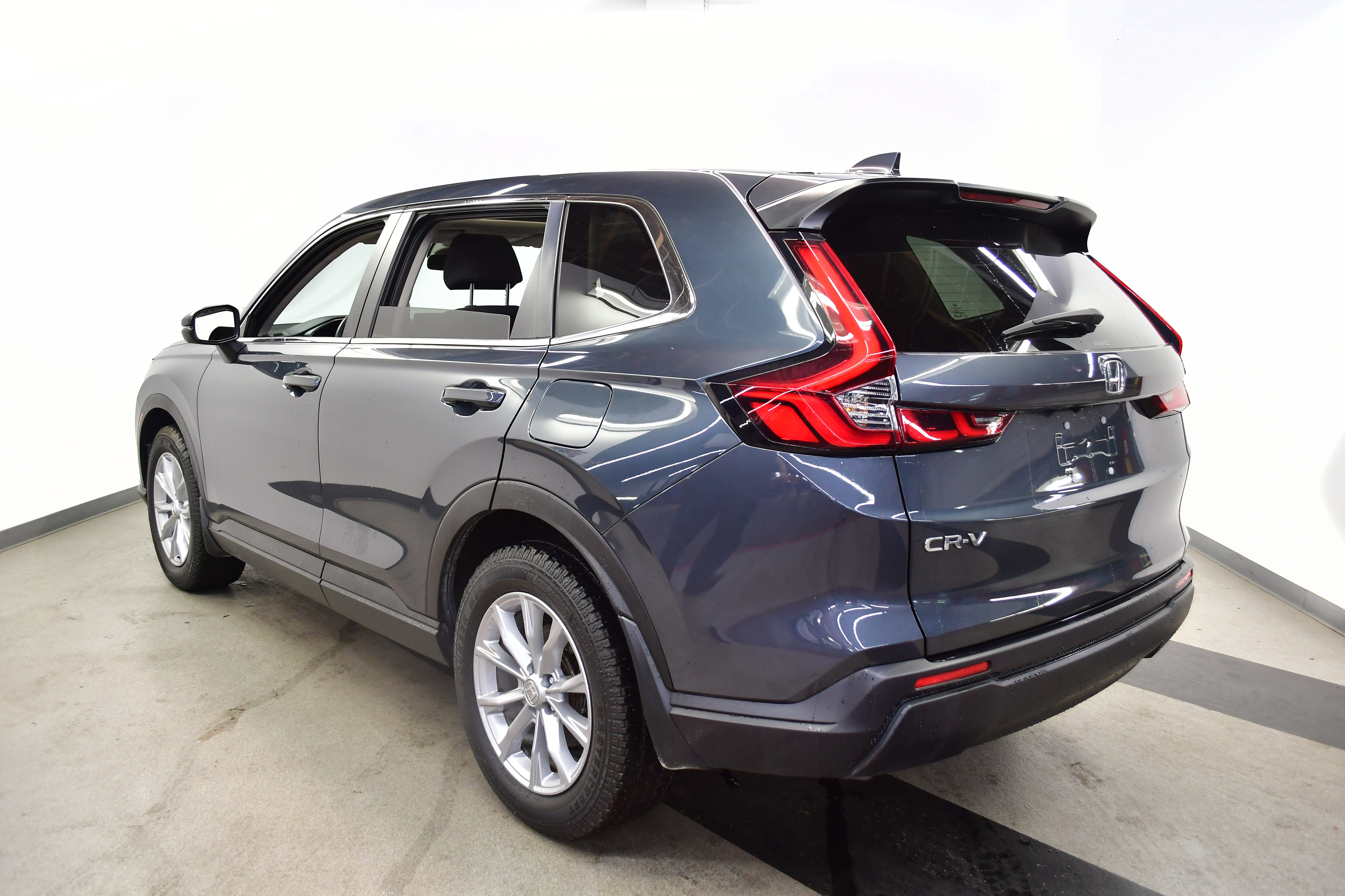 Used 2023 Honda CR-V EX image 5