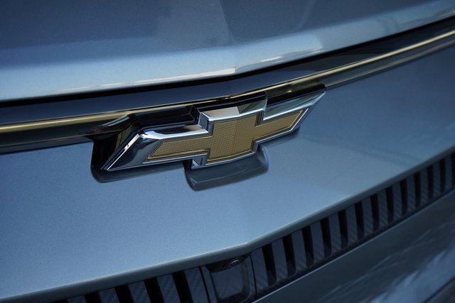 New 2025 Chevrolet Equinox EV LT image 13