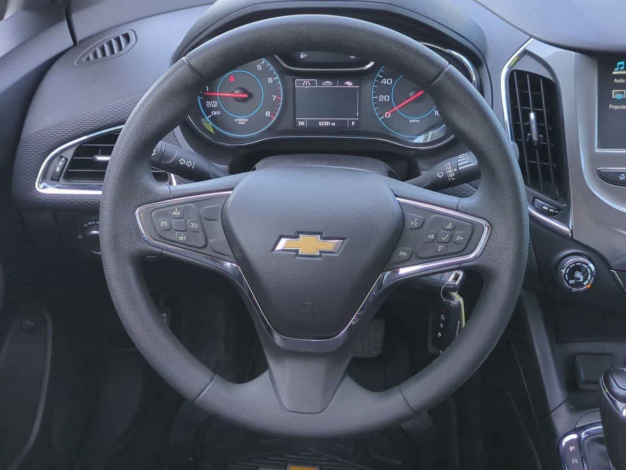 Used 2017 Chevrolet Cruze LT FWD image 21
