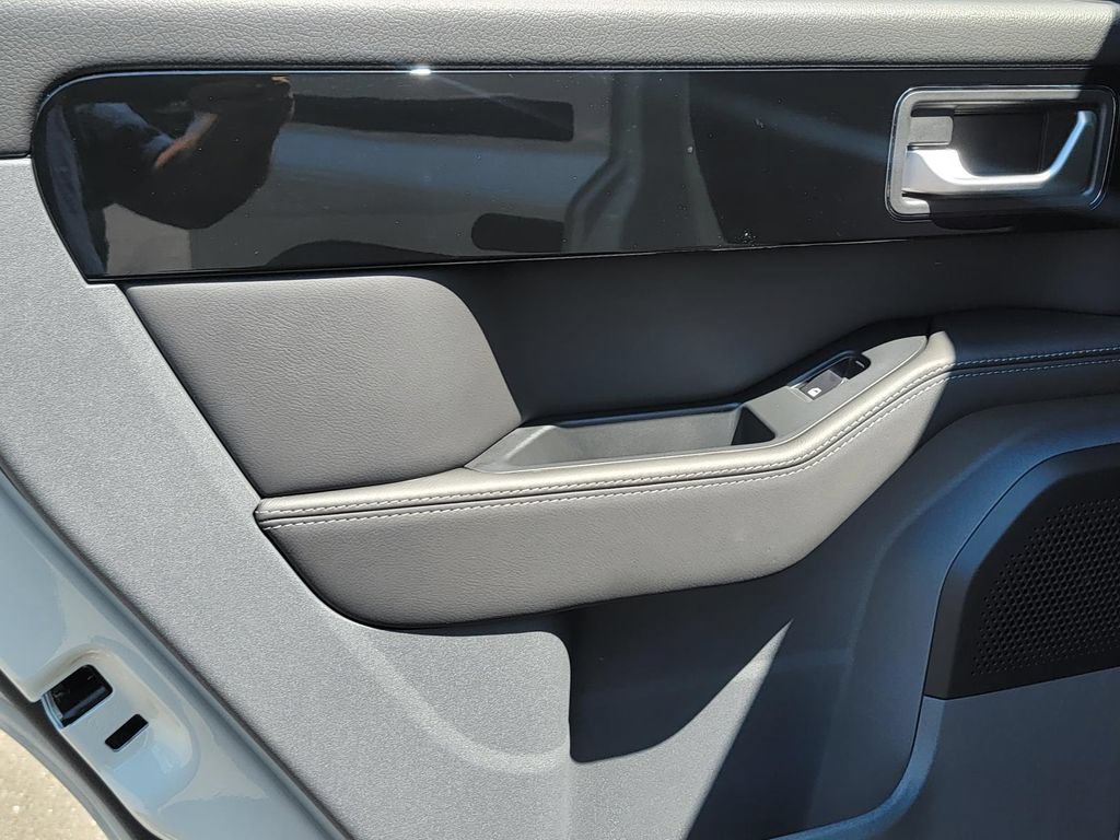 New 2025 INEOS Grenadier Station Wagon AWD/4WD image 15