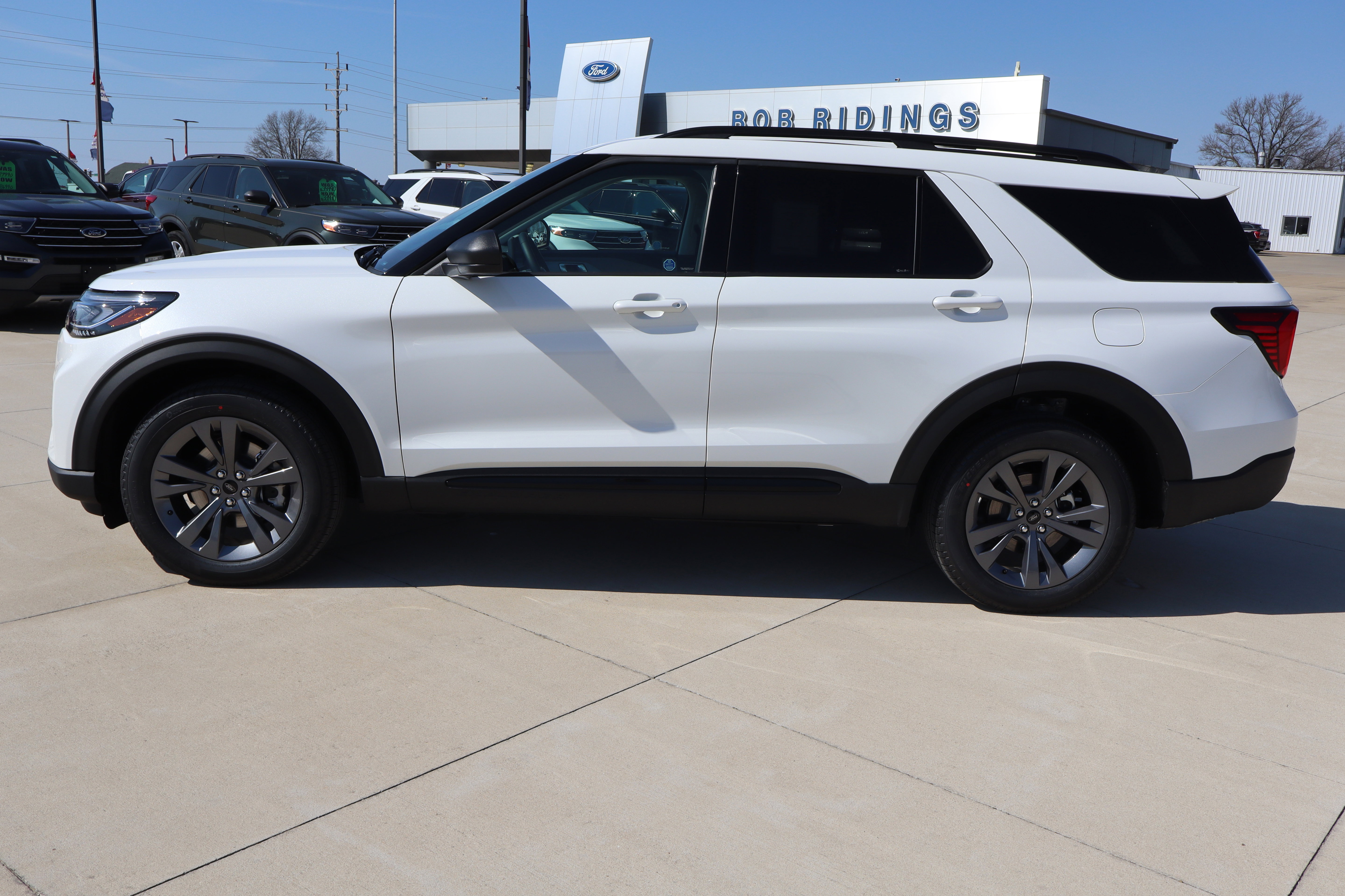 New 2026 Ford Explorer Active w/ Active Comfort Package AWD/4WD image 8