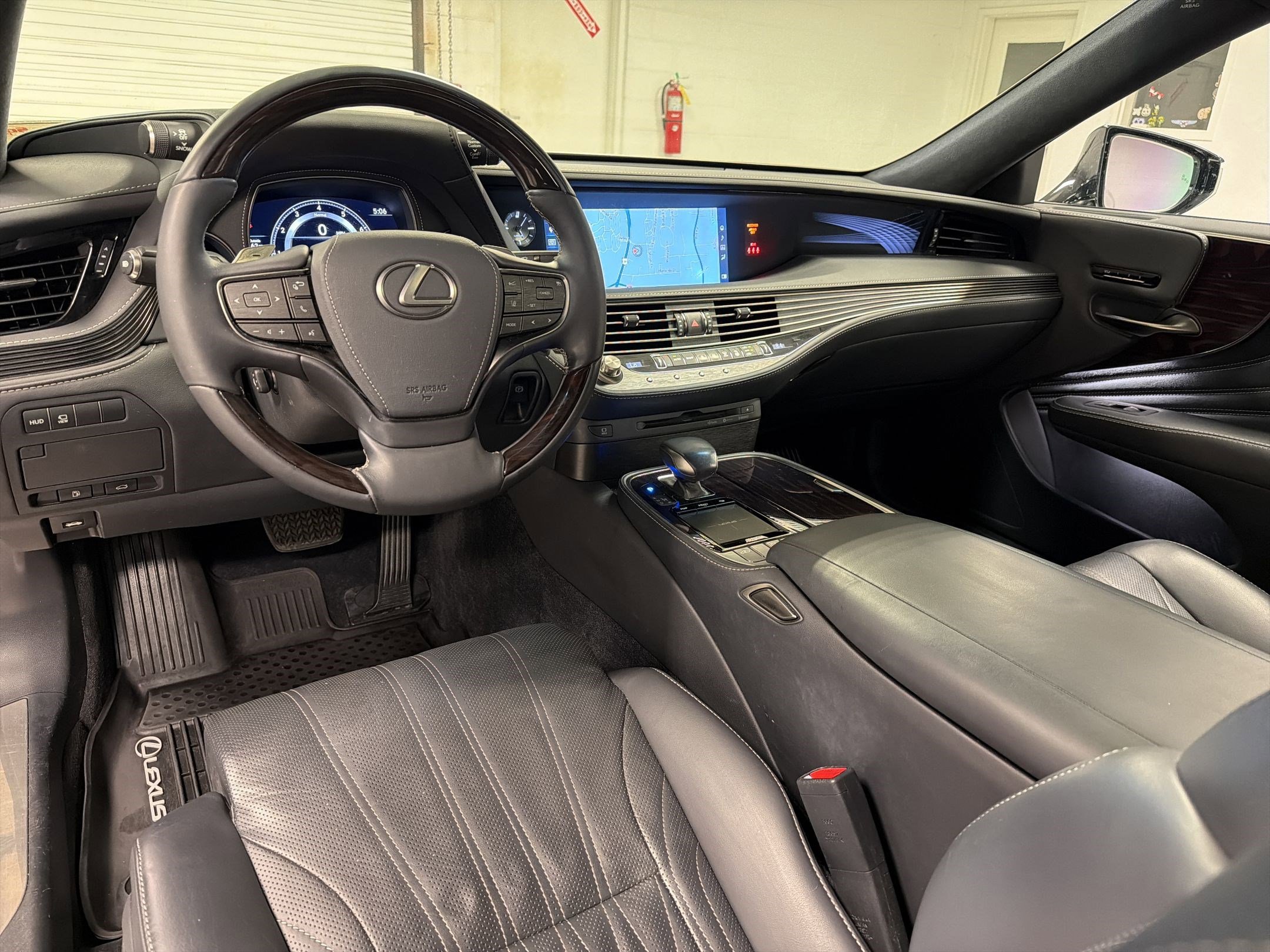 Used 2019 Lexus LS 500 w/ Interior Upgrade Package image 28