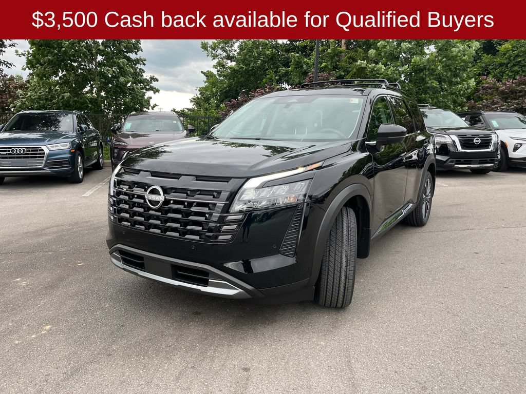 New 2026 Nissan Pathfinder Platinum FWD image 3