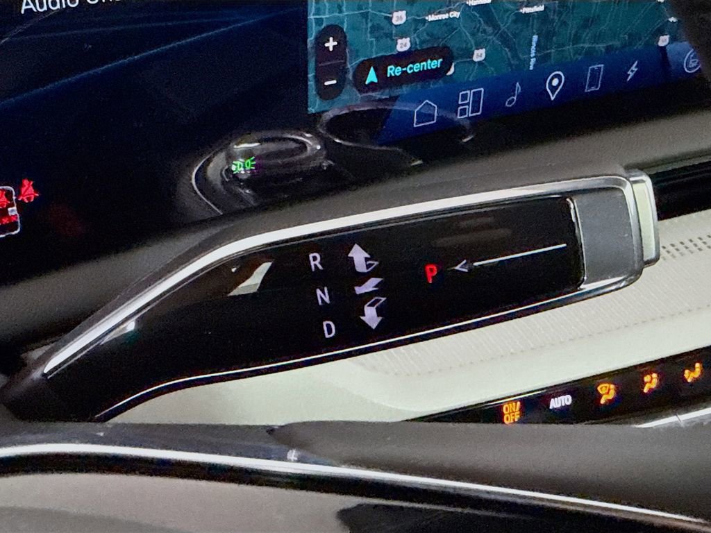 New 2026 Cadillac Optiq Luxury 1 image 17