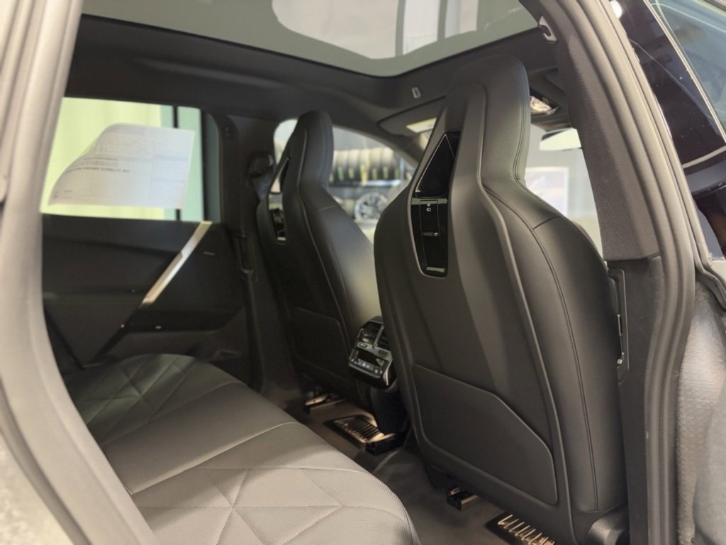 Used 2025 BMW iX xDrive50 w/ Sport Package image 23