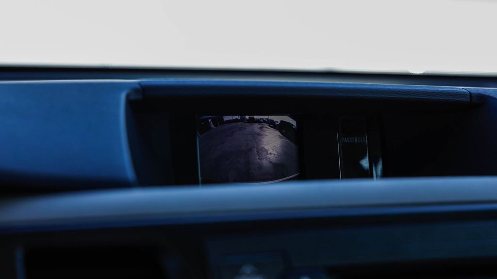 Used 2014 Toyota Sienna L image 26