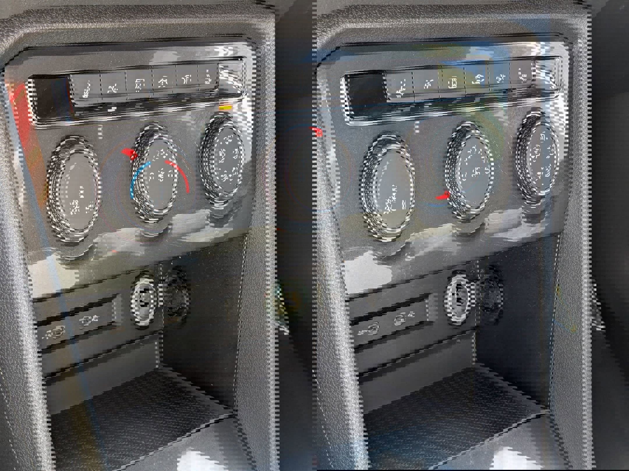 Used 2023 Volkswagen Tiguan S image 14