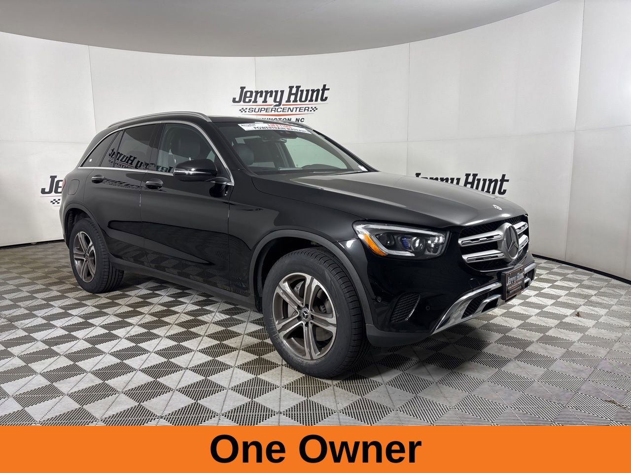 Used 2022 Mercedes-Benz GLC 300 4MATIC w/ Premium Package Lite image 4