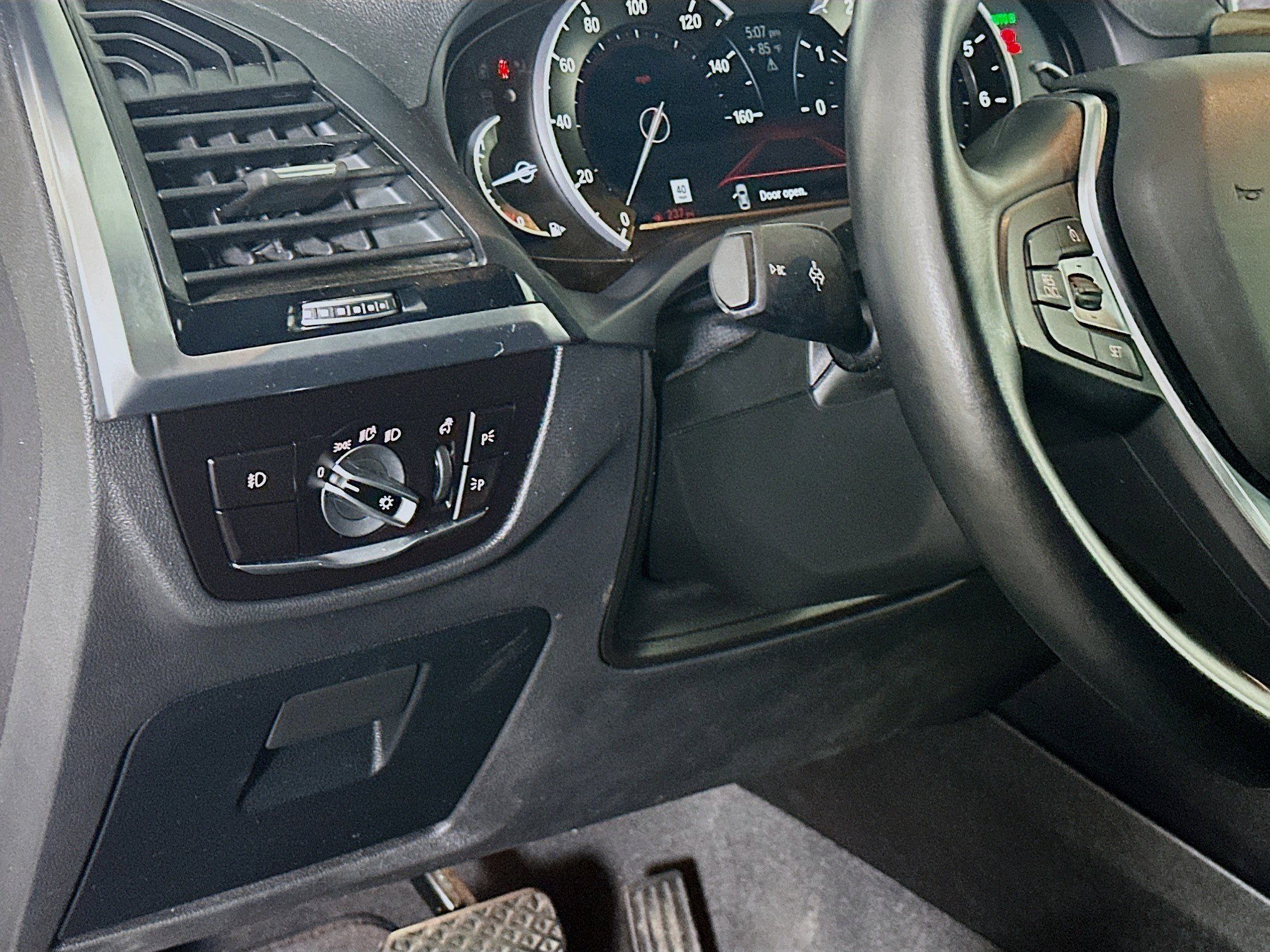 Used 2019 BMW X3 sDrive30i w/ Premium Package image 17