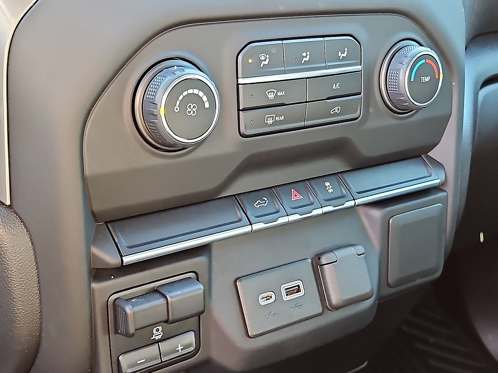 Certified 2022 Chevrolet Silverado 2500 Custom w/ Custom Value Package image 14