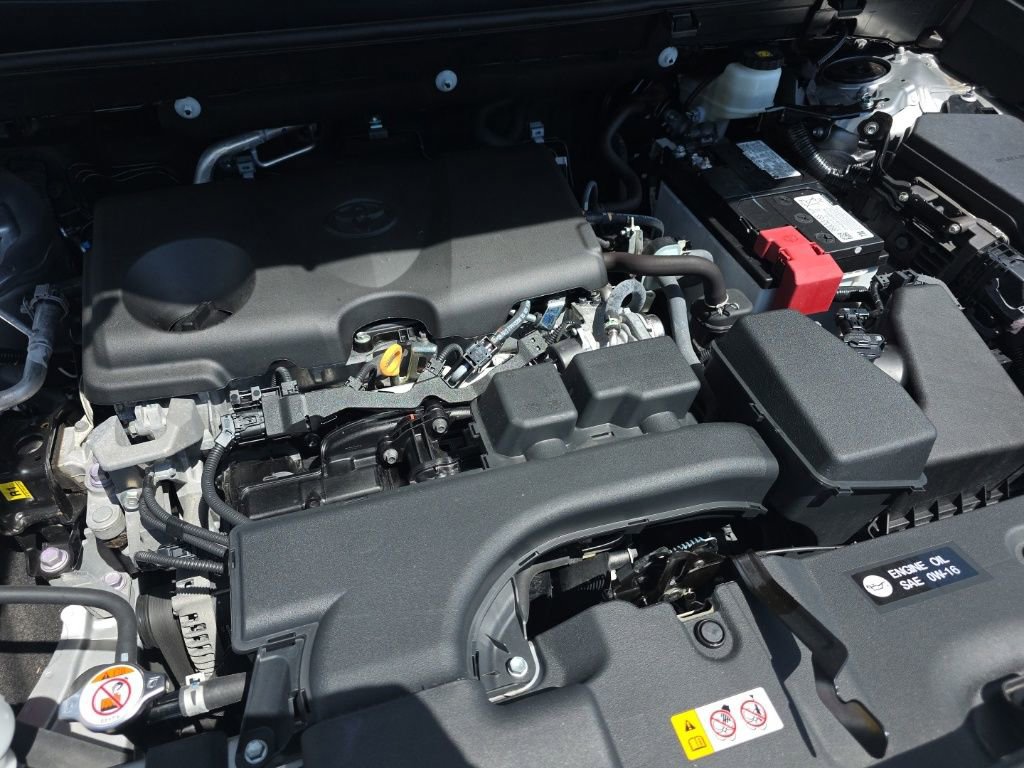 Used 2024 Toyota RAV4 XLE FWD image 32