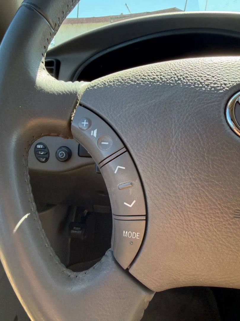 Used 2006 Toyota Sequoia Limited RWD image 23