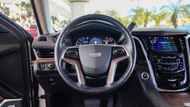 Used 2019 Cadillac Escalade ESV Premium Luxury image 48