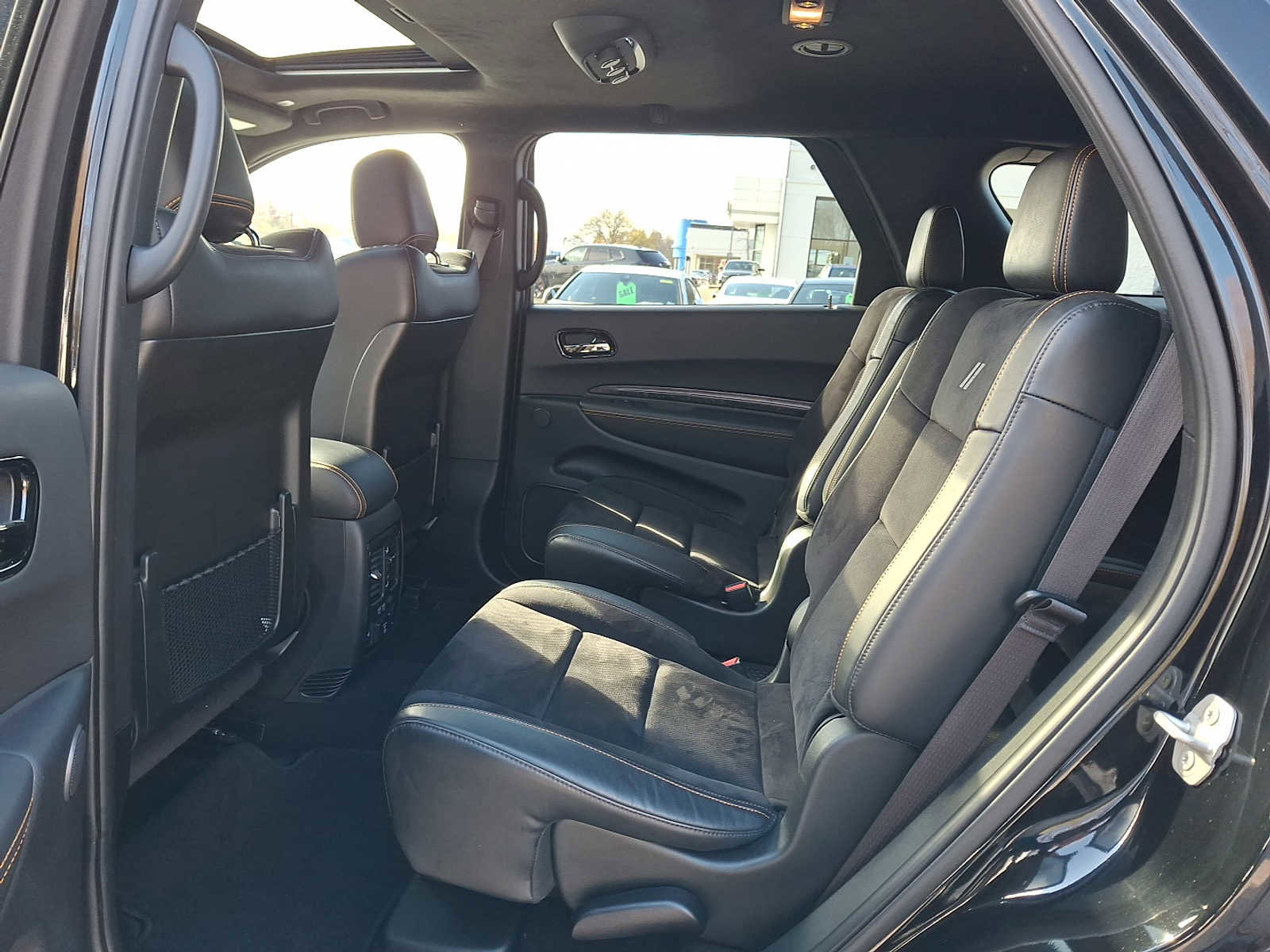 Used 2023 Dodge Durango R/T w/ Hemi Orange Plus Package image 10