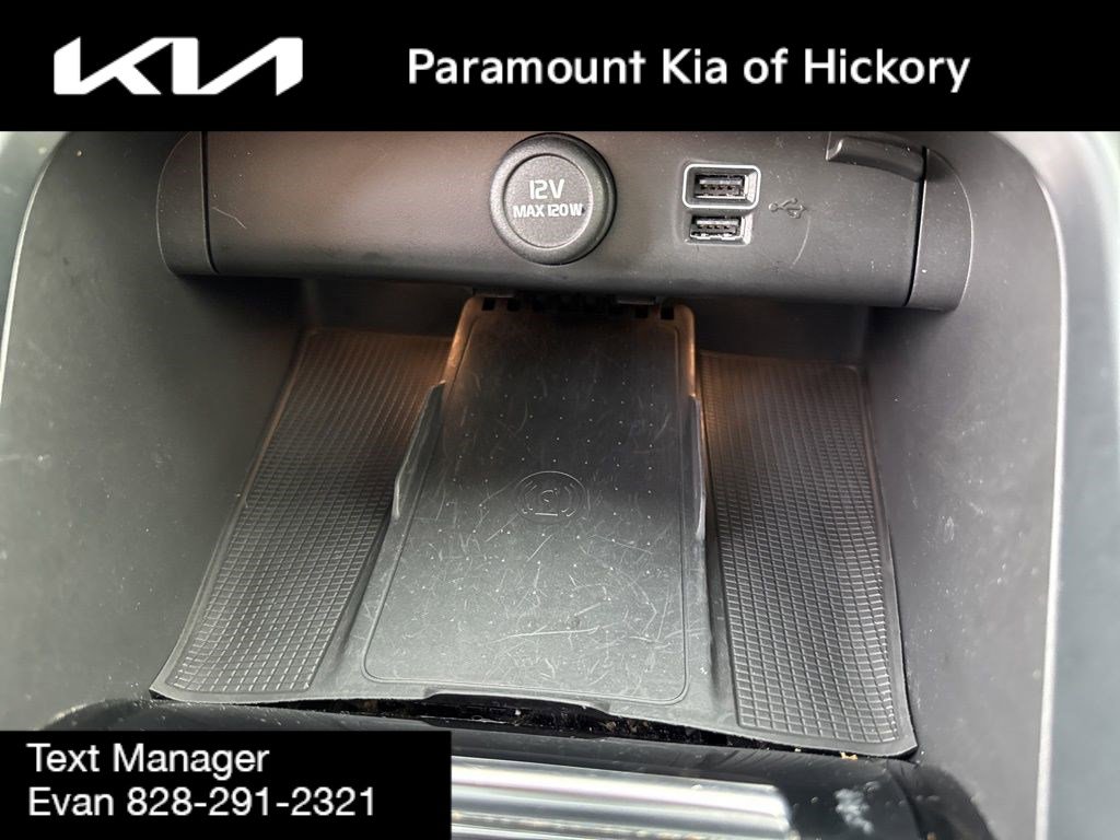 Used 2021 Volvo XC40 T5 R-Design w/ Advanced Package image 26