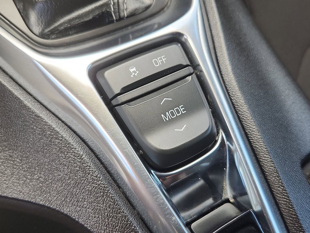 Used 2019 Chevrolet Camaro LT RWD image 17