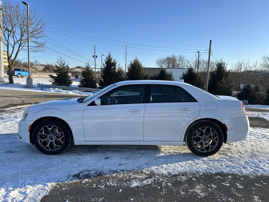 Used 2016 Chrysler 300 S image 2