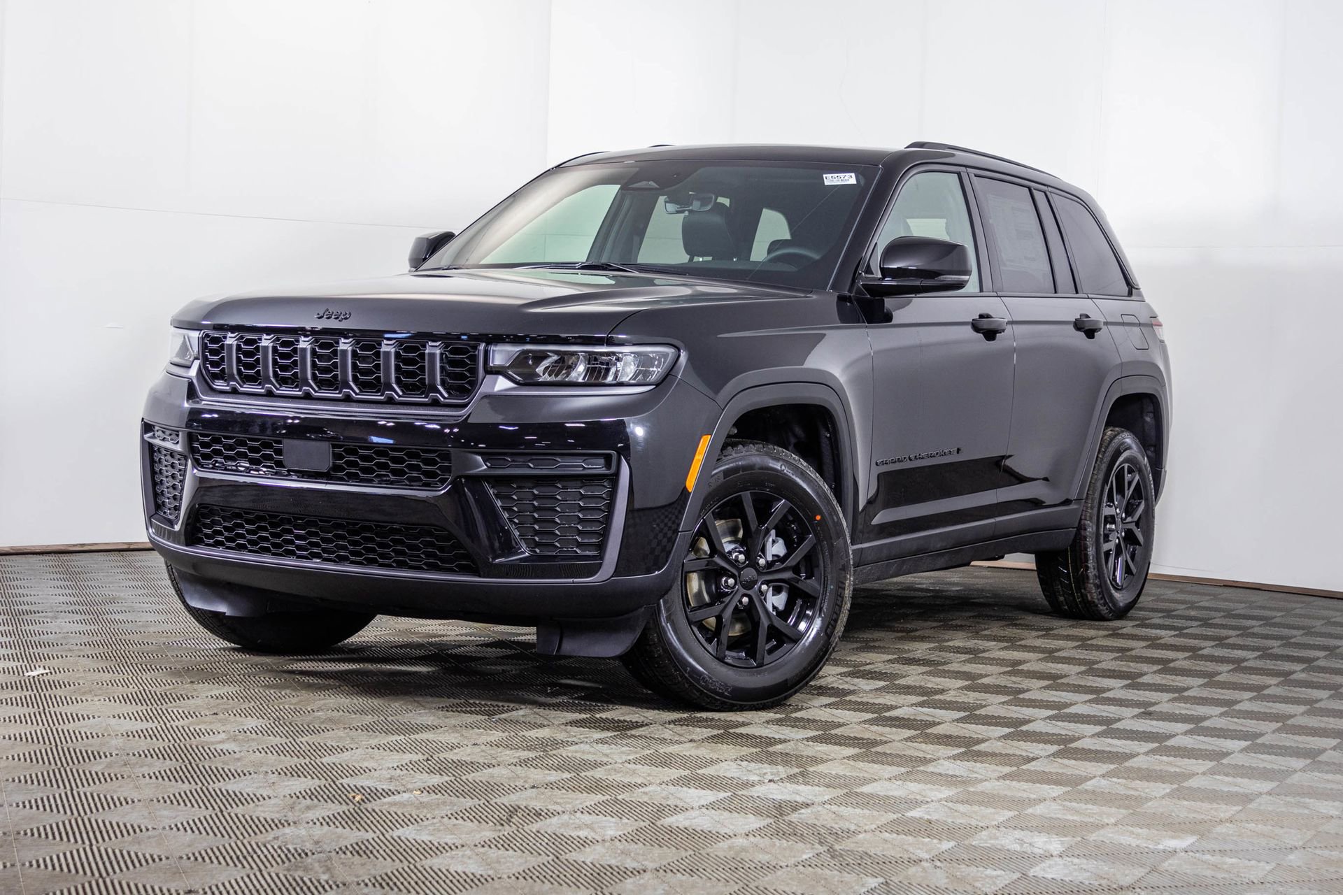 New 2026 Jeep Grand Cherokee Altitude image 2