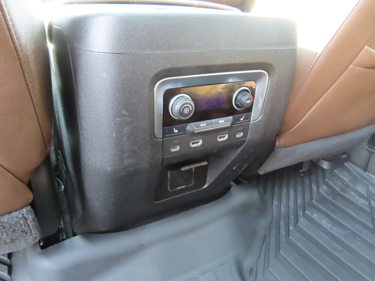 Used 2021 Chevrolet Tahoe High Country w/ Premium Package image 46