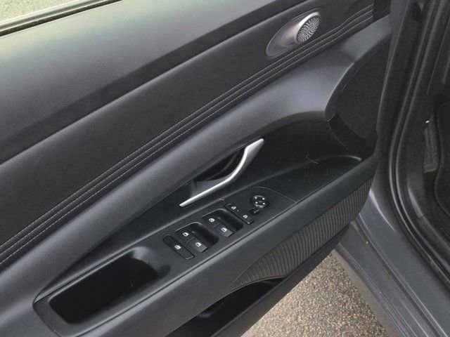 Used 2025 Hyundai Elantra SEL image 13