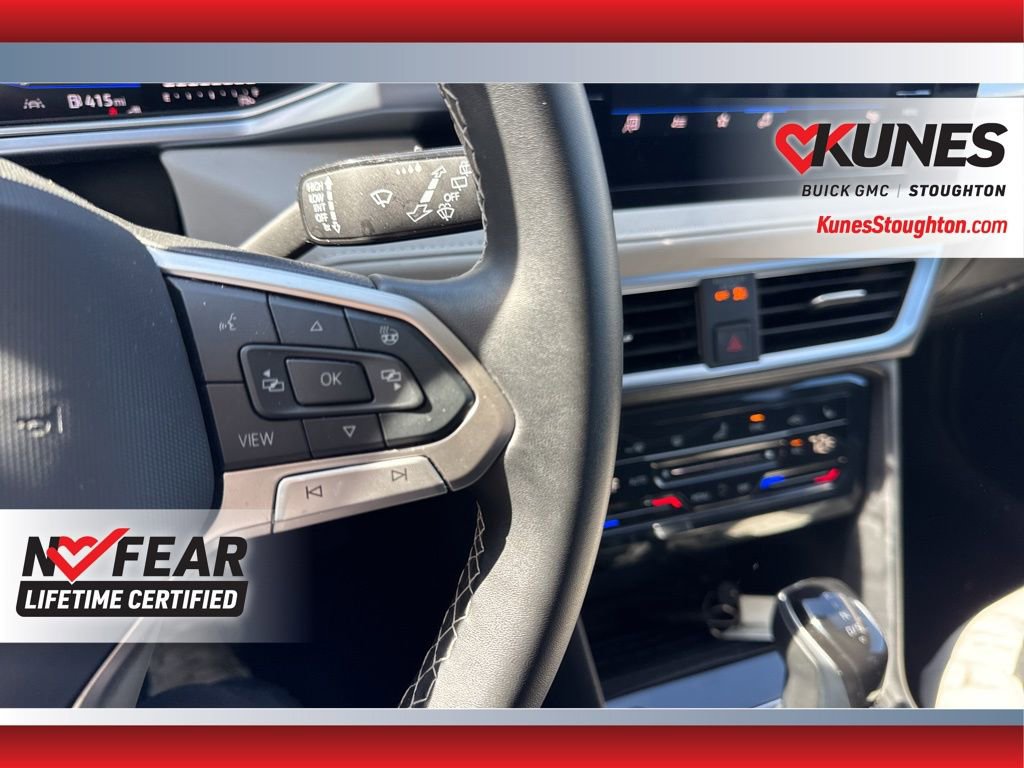 Used 2025 Volkswagen Taos SE AWD/4WD image 27