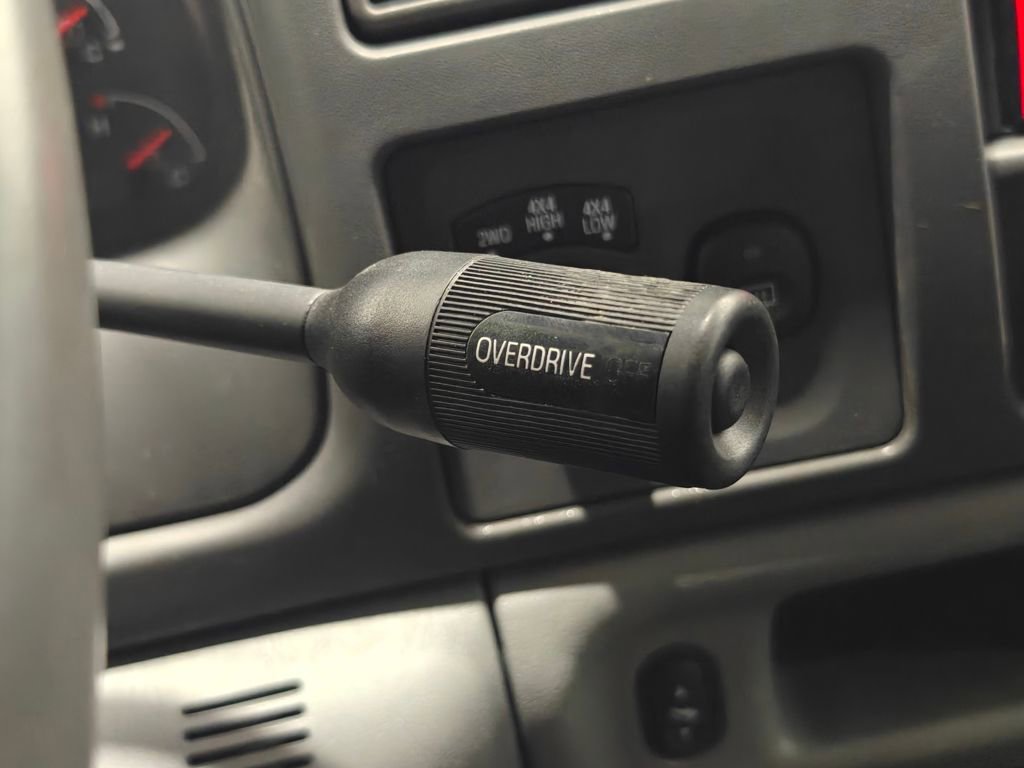 Used 2004 Ford Excursion XLT image 10