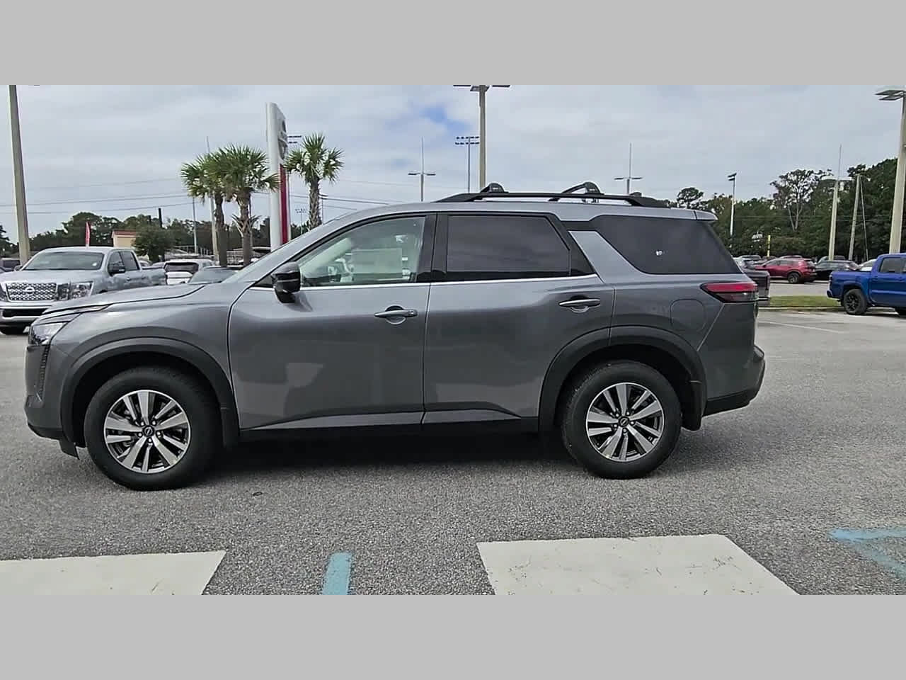 New 2026 Nissan Pathfinder SL FWD image 24