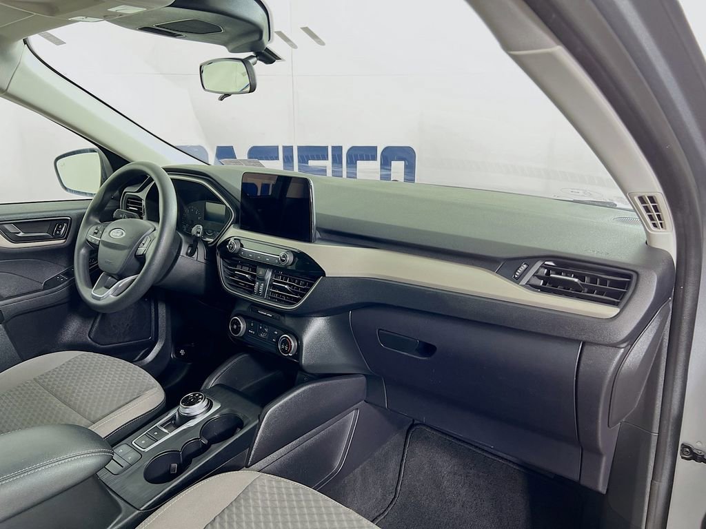 Certified 2022 Ford Escape SE image 31