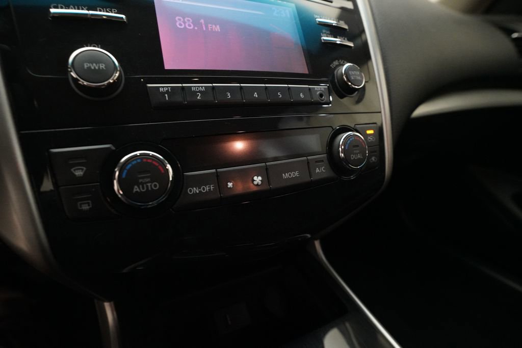 Used 2013 Nissan Altima 2.5 SV FWD image 20