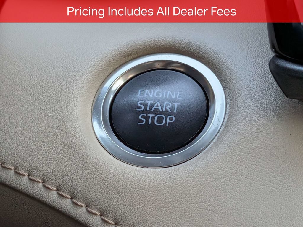 Used 2024 Toyota Highlander XLE FWD image 31