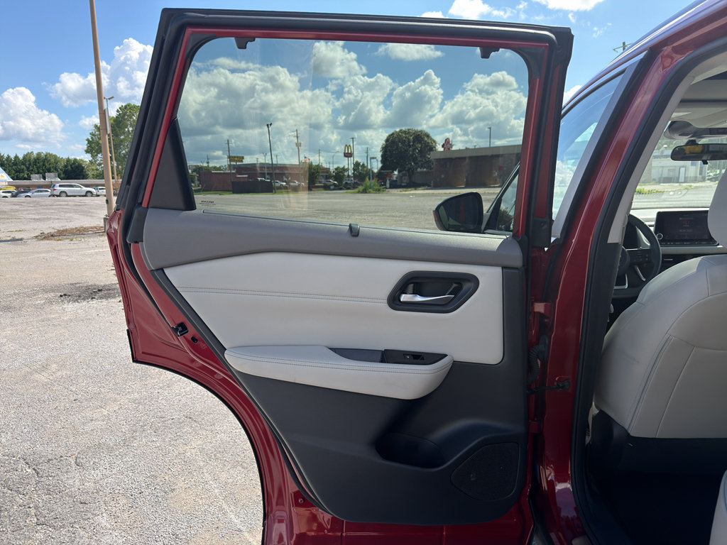 Certified 2024 Nissan Rogue SV w/ SV Premium Package FWD image 14