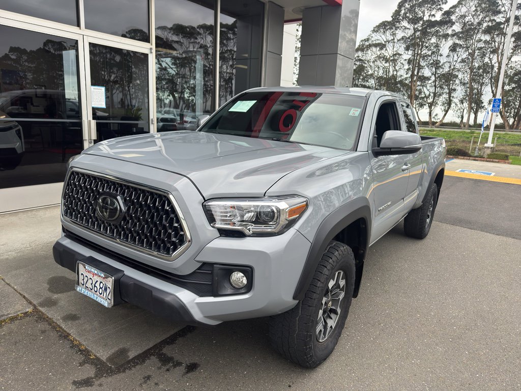 Used 2018 Toyota Tacoma TRD Off-Road video 2