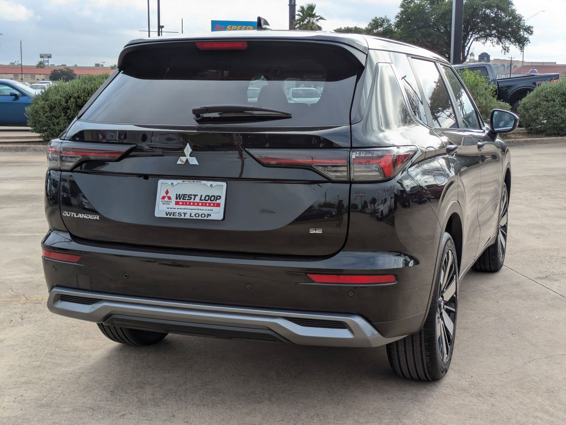 New 2025 Mitsubishi Outlander SE FWD image 5