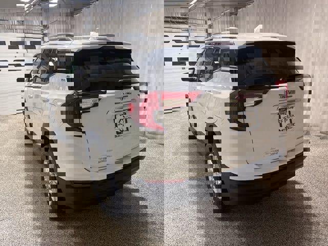 Used 2024 GMC Terrain SLE w/ Driver Convenience Package image 5