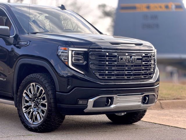 Used 2025 GMC Sierra 1500 Denali Ultimate image 3