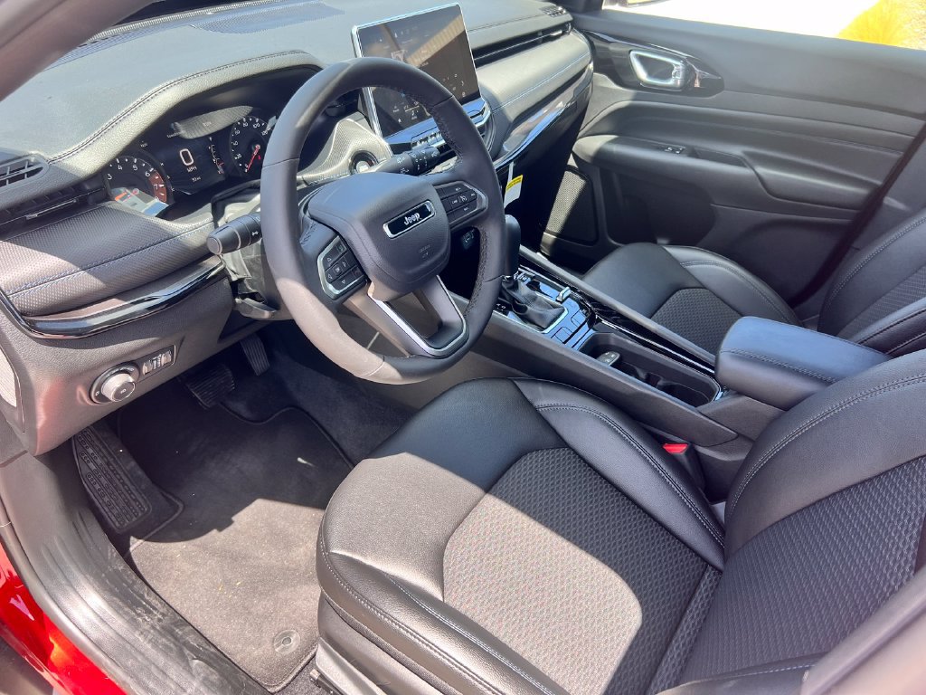 New 2026 Jeep Compass Latitude AWD/4WD image 12