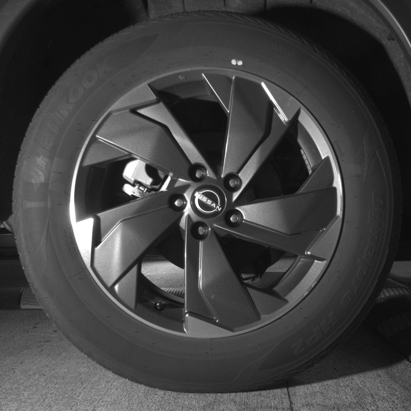 Used 2025 Nissan Rogue SV AWD/4WD image 18