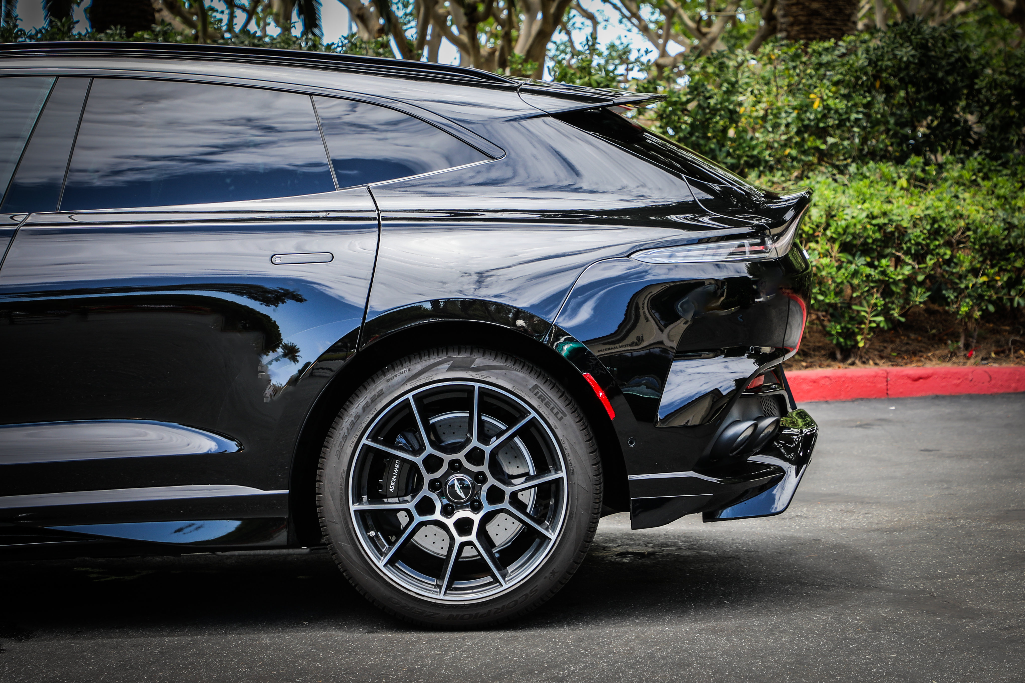 Used 2023 Aston Martin DBX 707 AWD/4WD image 28