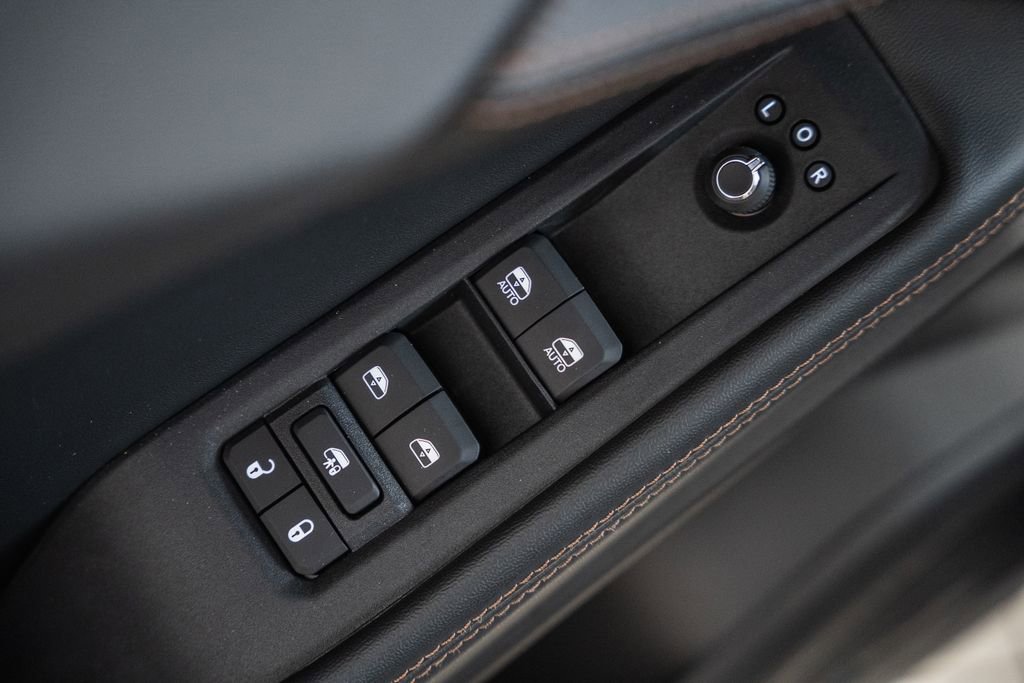 New 2026 Jeep Cherokee Overland w/ Advanced Pro Tech Group AWD/4WD image 41